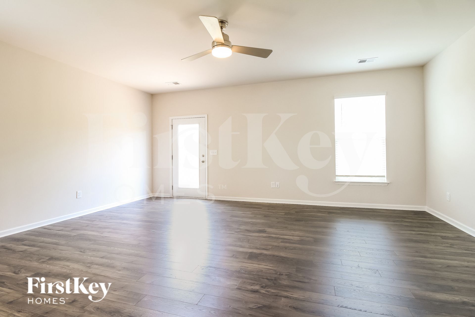 Building Photo - 905 Birchcrest Wy