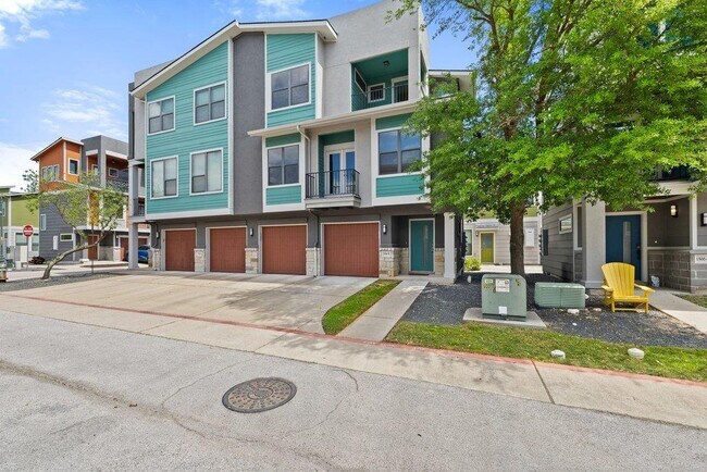 Building Photo - 1504 Lorraine Loop