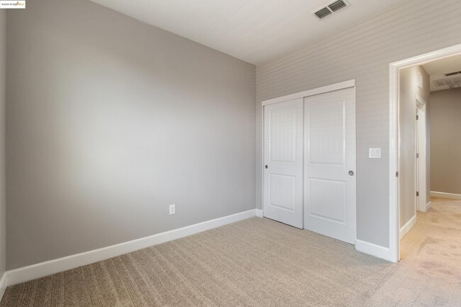 Building Photo - 701 Tierney Pl