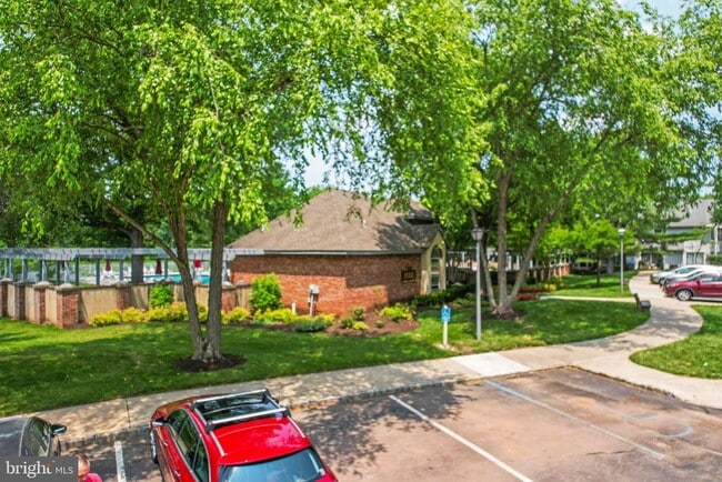 Building Photo - 308 Trinity Ct