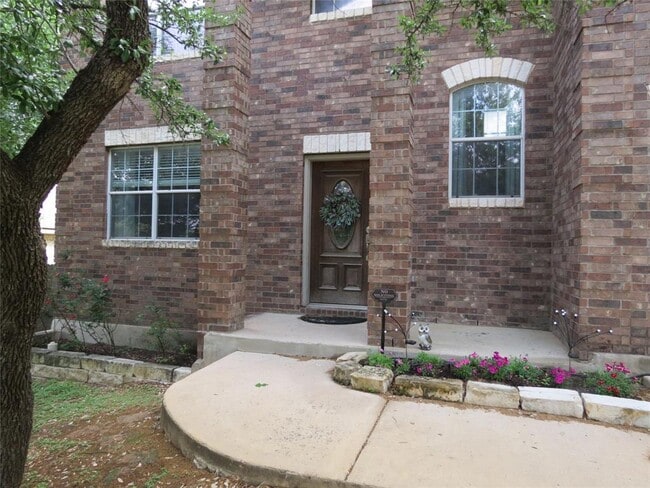 Building Photo - 402 Las Colinas Dr