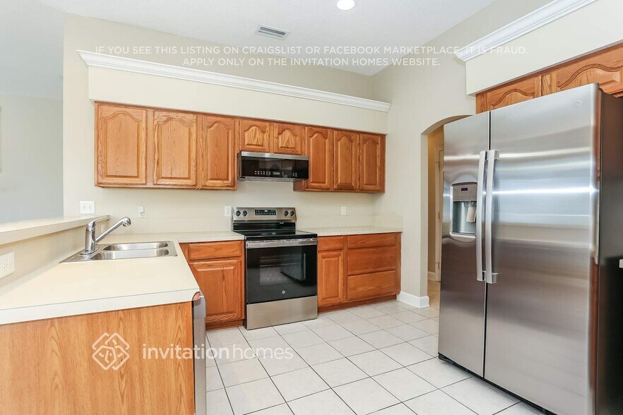 Building Photo - 538 New Brunswick Terrace