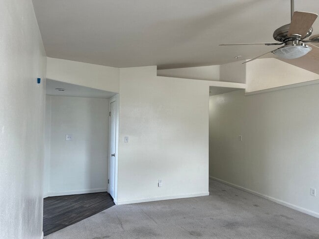 Building Photo - Beautiful NW home w/ SOLAR! 3bd+2ba $2,400!!