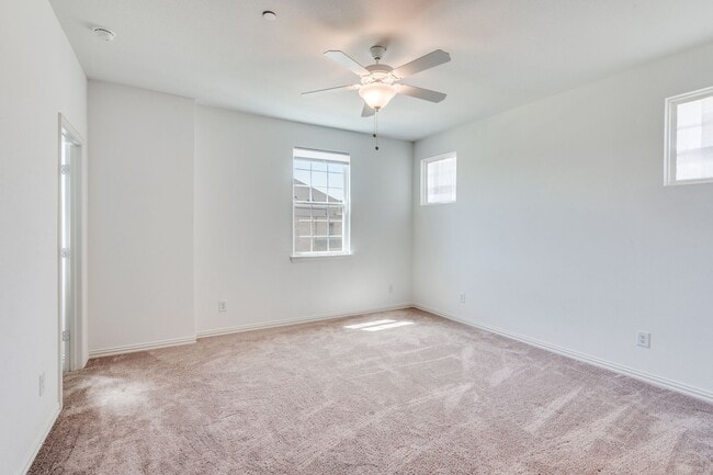 Building Photo - Brand New 3 bd / 2.5 ba Townhouse in Mansf...