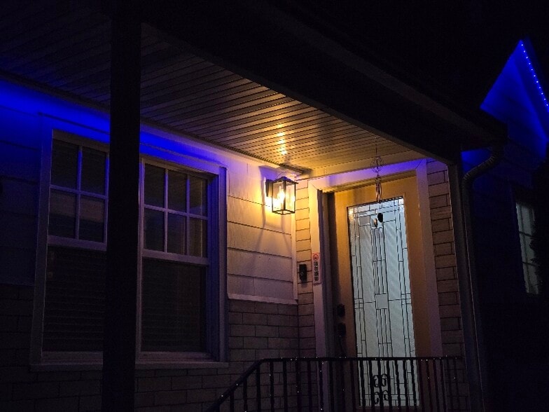 Building Photo - 745 Lennox St