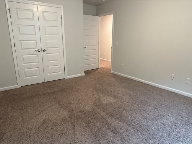 Building Photo - 5029 Castleoak Dr