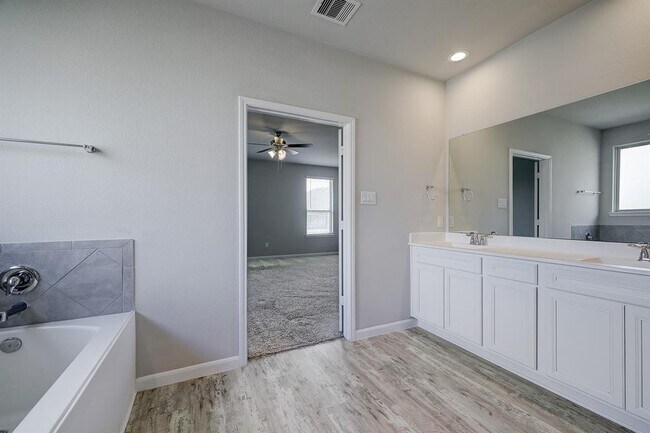 Building Photo - 28011 Langsdale Ct