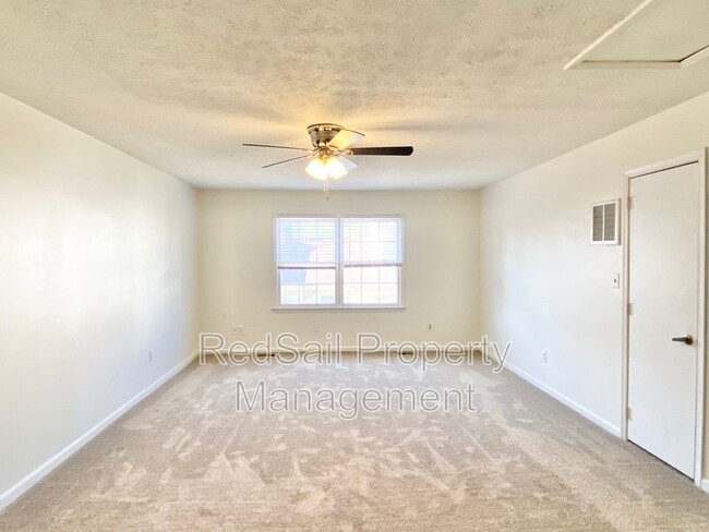 Building Photo - 109 Parkway Dr