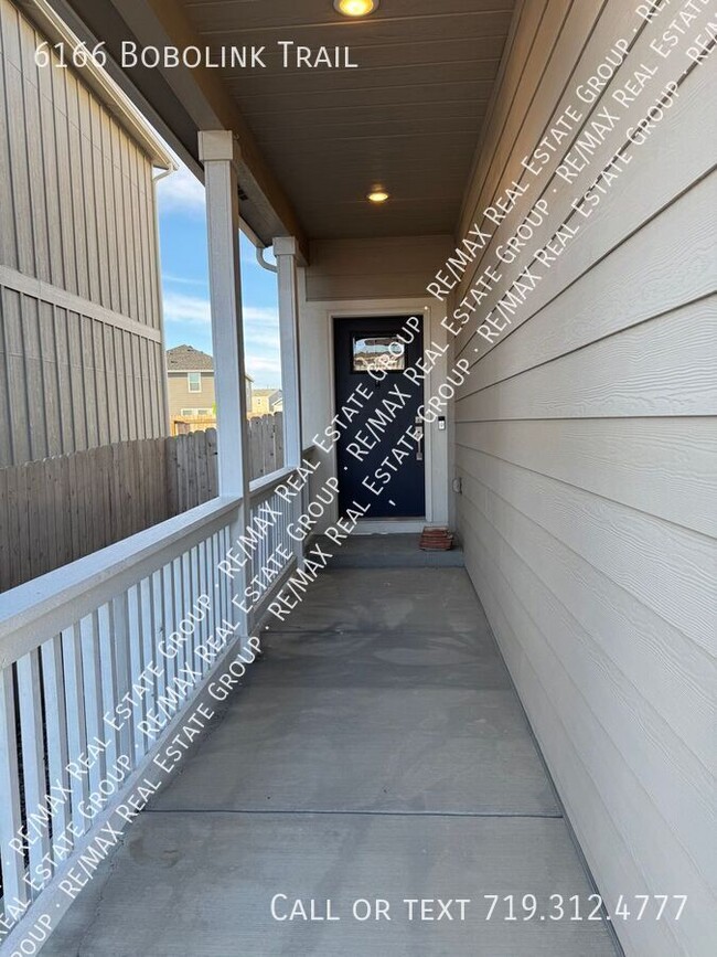 Building Photo - 6166 Bobolink Trl