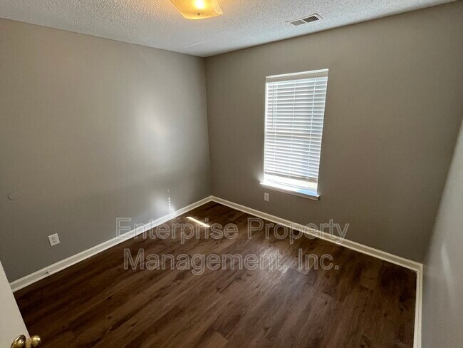 Building Photo - 6404 Ragan Farm Dr