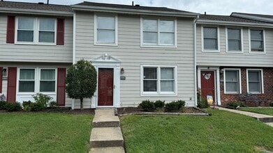 Building Photo - Good Value 3 BR / 1.5 Bath Glen Allen Townhome with Fenced Yard