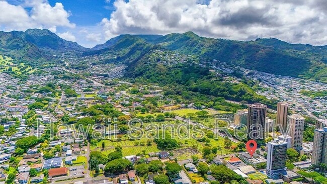 Building Photo - 2050 Nuuanu Ave