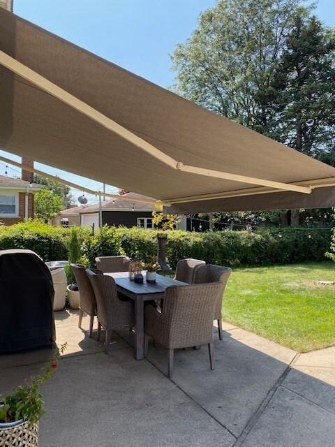 Building Photo - 604 N Pine St