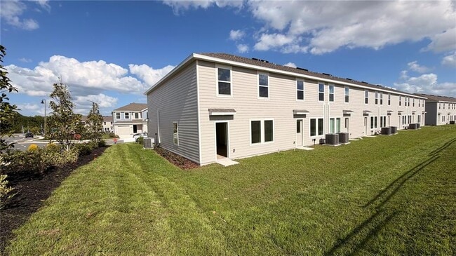 Building Photo - 806 Lynx St