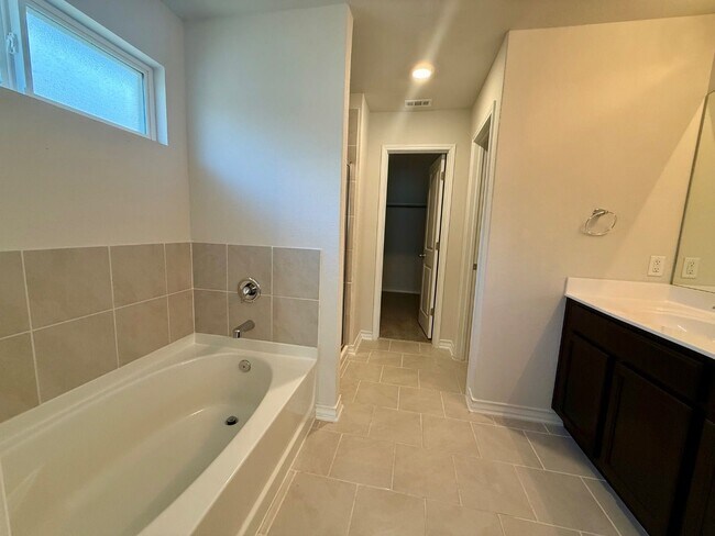 Building Photo - 13512 Boothe Grv