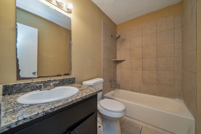 Building Photo - Spacious 4-Bedroom Home in Pleasant Grove ...