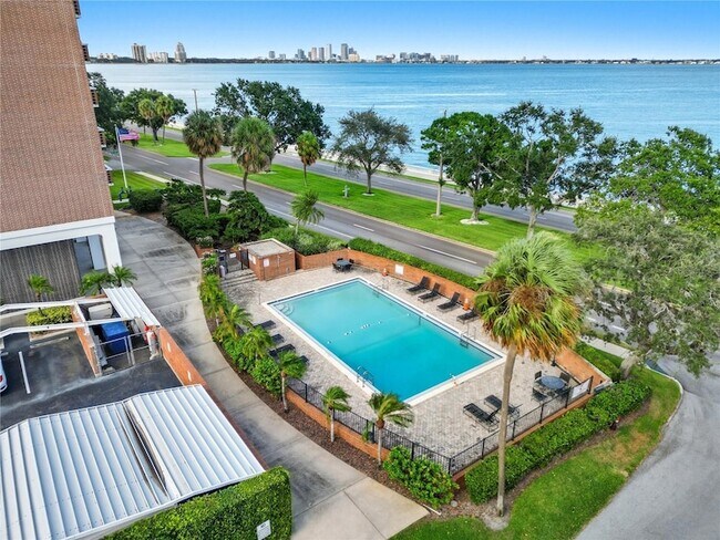 Building Photo - 4015 Bayshore Blvd