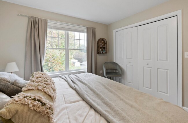 Building Photo - 38 Perham St