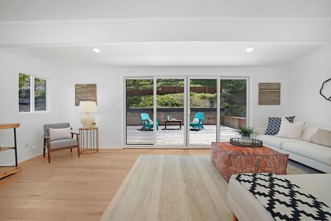 Building Photo - Fully Renovated Orinda Home for Rent, Avai...