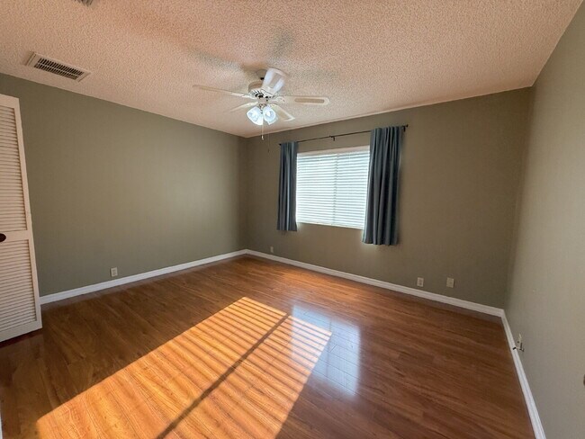 Building Photo - 3107 Westridge Dr