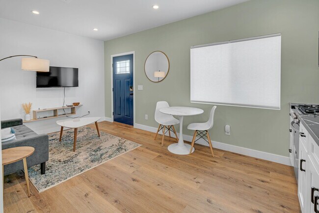 Building Photo - 11106 Saragosa St