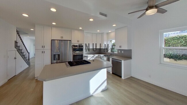 Building Photo - COMING SOON: Beautiful 3BD 3.5BA Townhome in Newport Heights