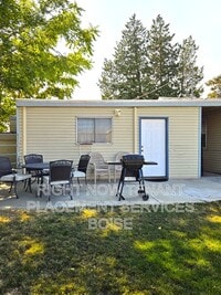 Building Photo - 15822 Riverside Rd
