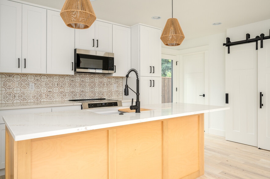 Building Photo - 4103 SE Olsen St