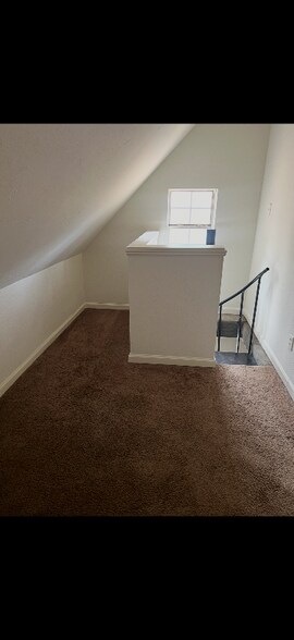 Building Photo - 664 Confederate Ridge Dr