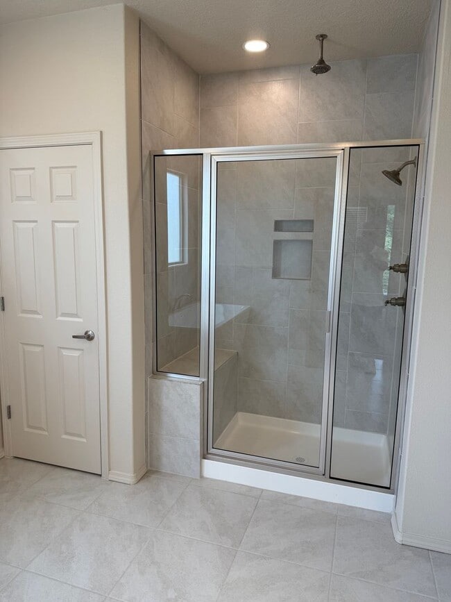 Building Photo - AMAZING CUSTOM HOME IN MARIPOSA