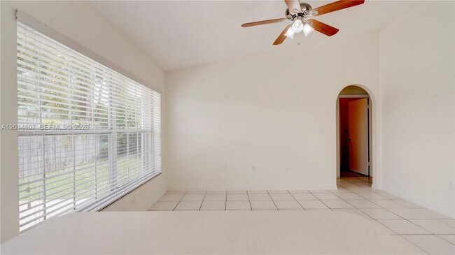 Building Photo - 6410 SW 112th Pl