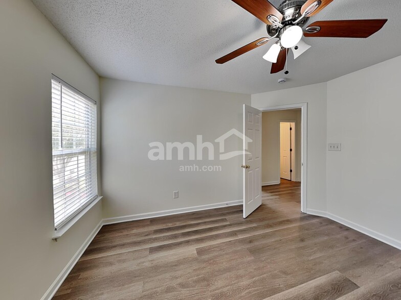 Building Photo - 6820 Squirrels Foot Ct