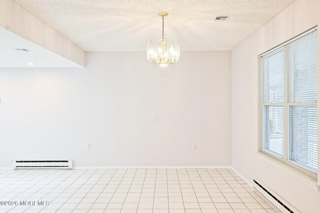 Building Photo - 332B Quinton Dr