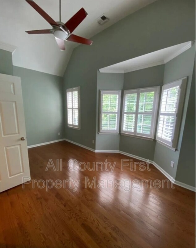 Building Photo - 1242 Wildcliff Pkwy NE