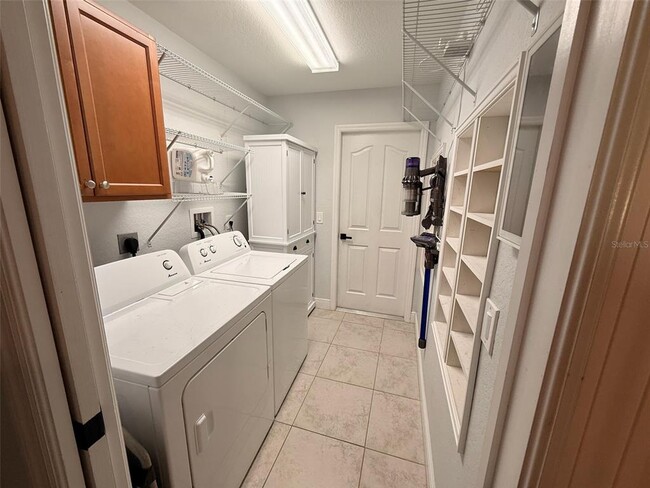 Building Photo - 3195 Mayflower Terrace