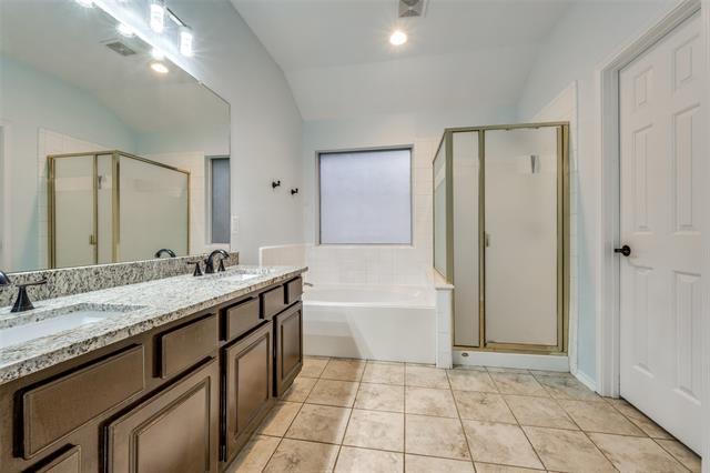 Building Photo - 1617 Redwood Dr