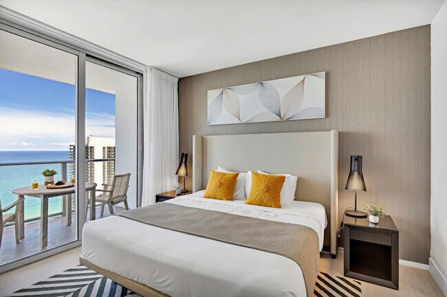 Building Photo - 4010 S Ocean Dr