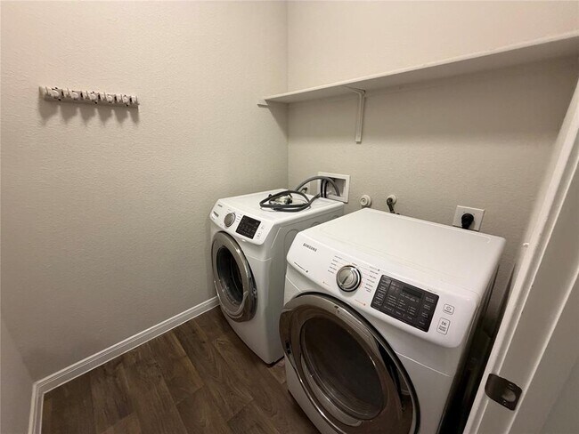 Building Photo - 14017 Macquarie Dr