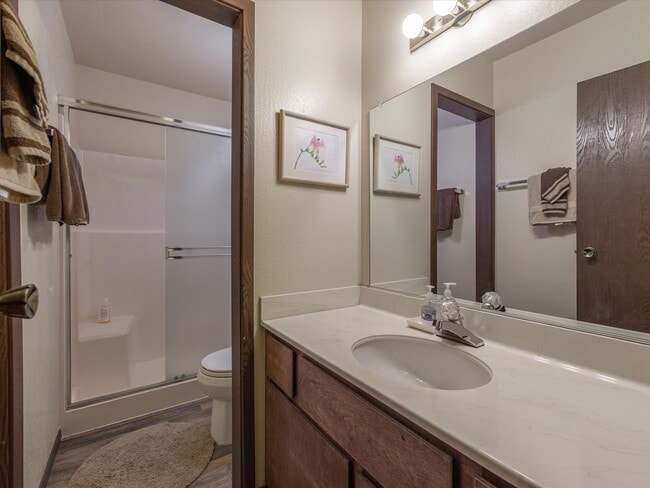 Building Photo - SKI LEASE: Townhome w/Fireplace, 2 Decks &...