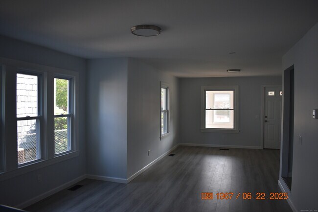 Building Photo - 43 Highland Ave