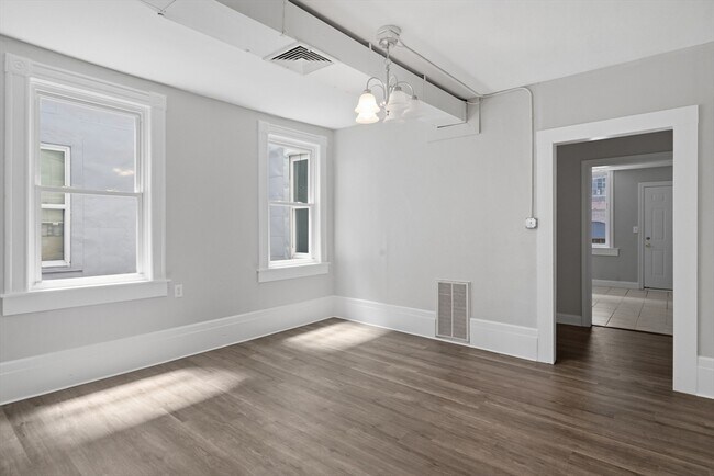 Building Photo - 293 Clemente St
