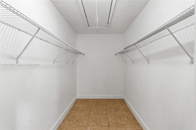 Building Photo - 6241 SW 116th Pl