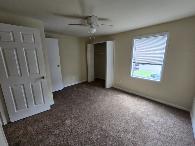 Building Photo - 3925 Keswick Pl