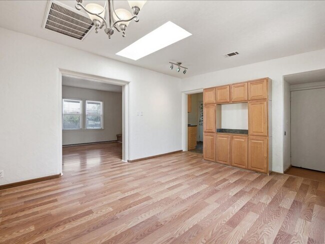 Building Photo - 4413 E Whitman St