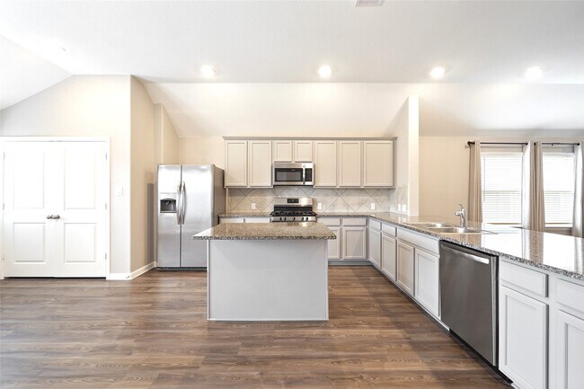 Building Photo - 30023 Vallonea Oak