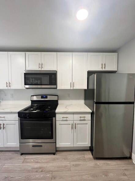 Unit 1R - 26 Yale Ave