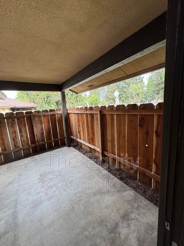 Building Photo - 4603 W Cypress Ave