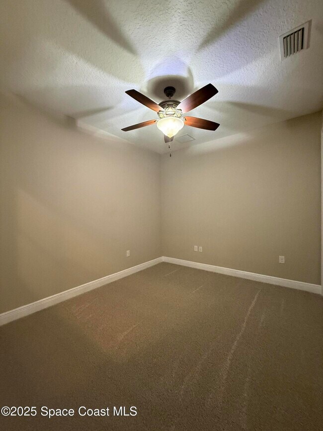 Building Photo - 7954 Loren Cove Dr