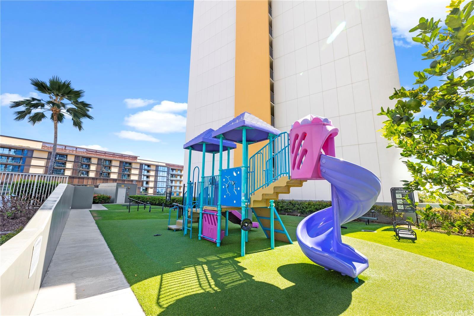 Building Photo - 88 Piikoi St