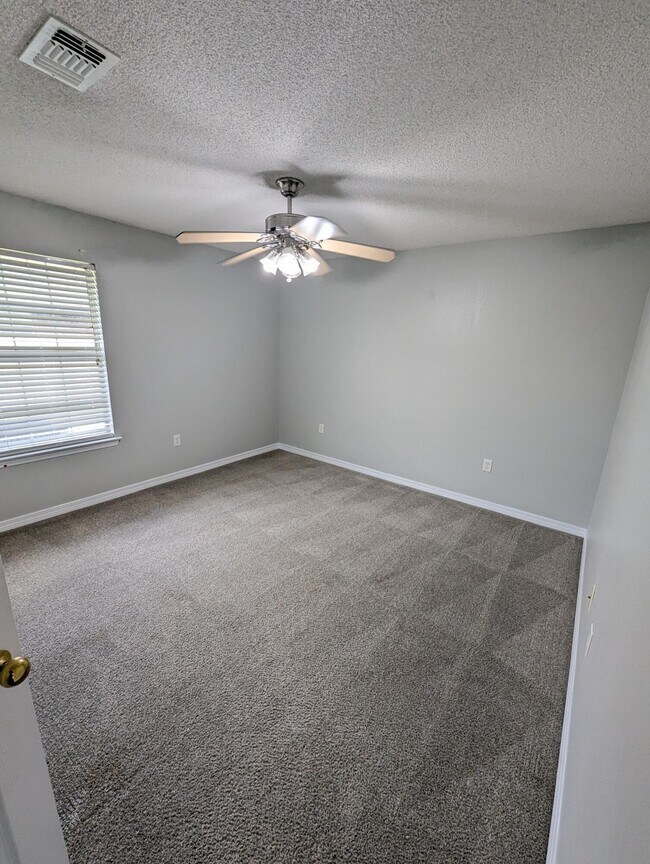 Building Photo - 9939 Parker Lake Cir